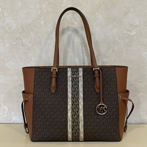 Michael Kors GILLY LG Drawstring Travel Tote